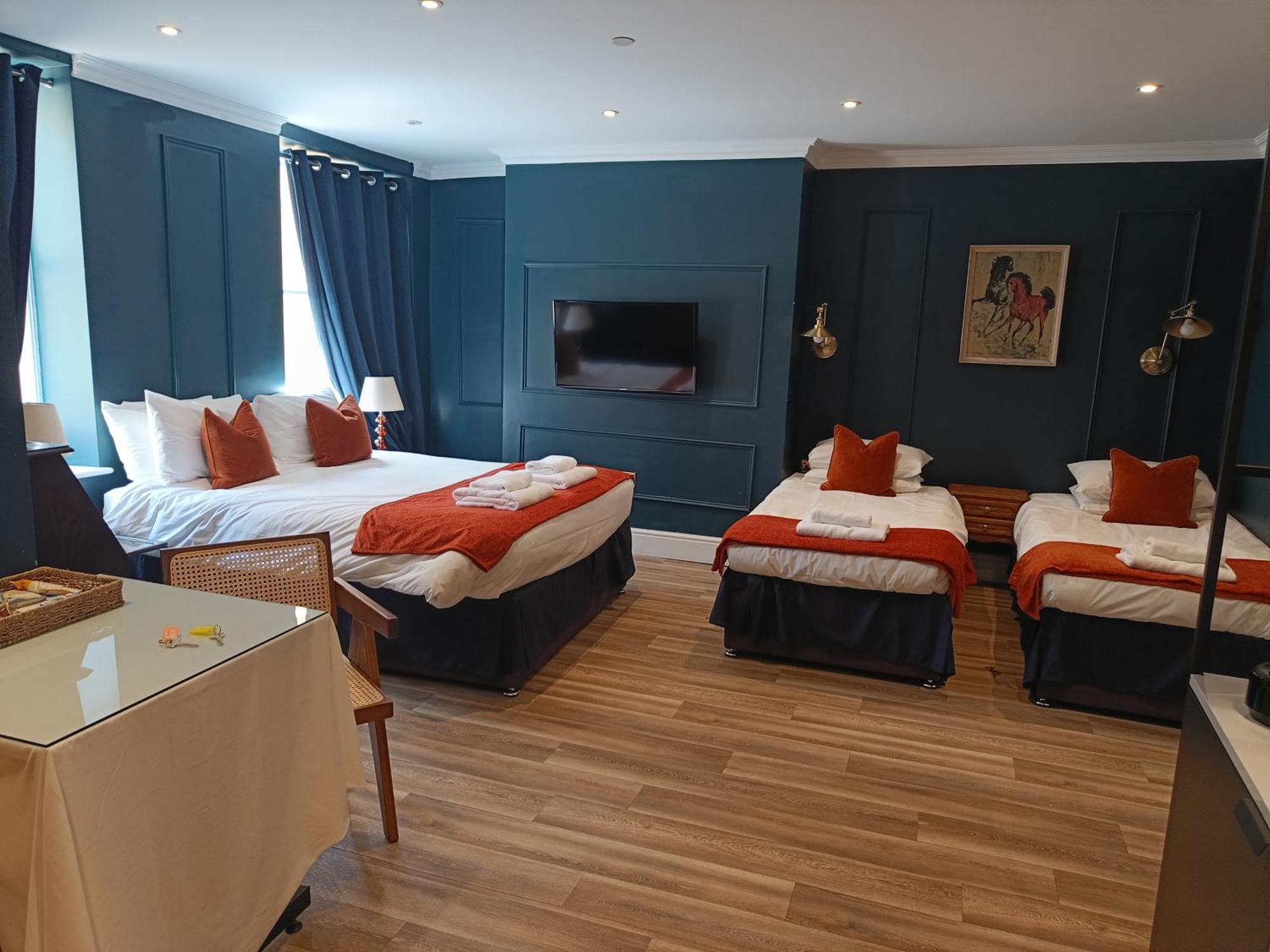 Rooms On The Prom Cheltenham Bagian luar foto