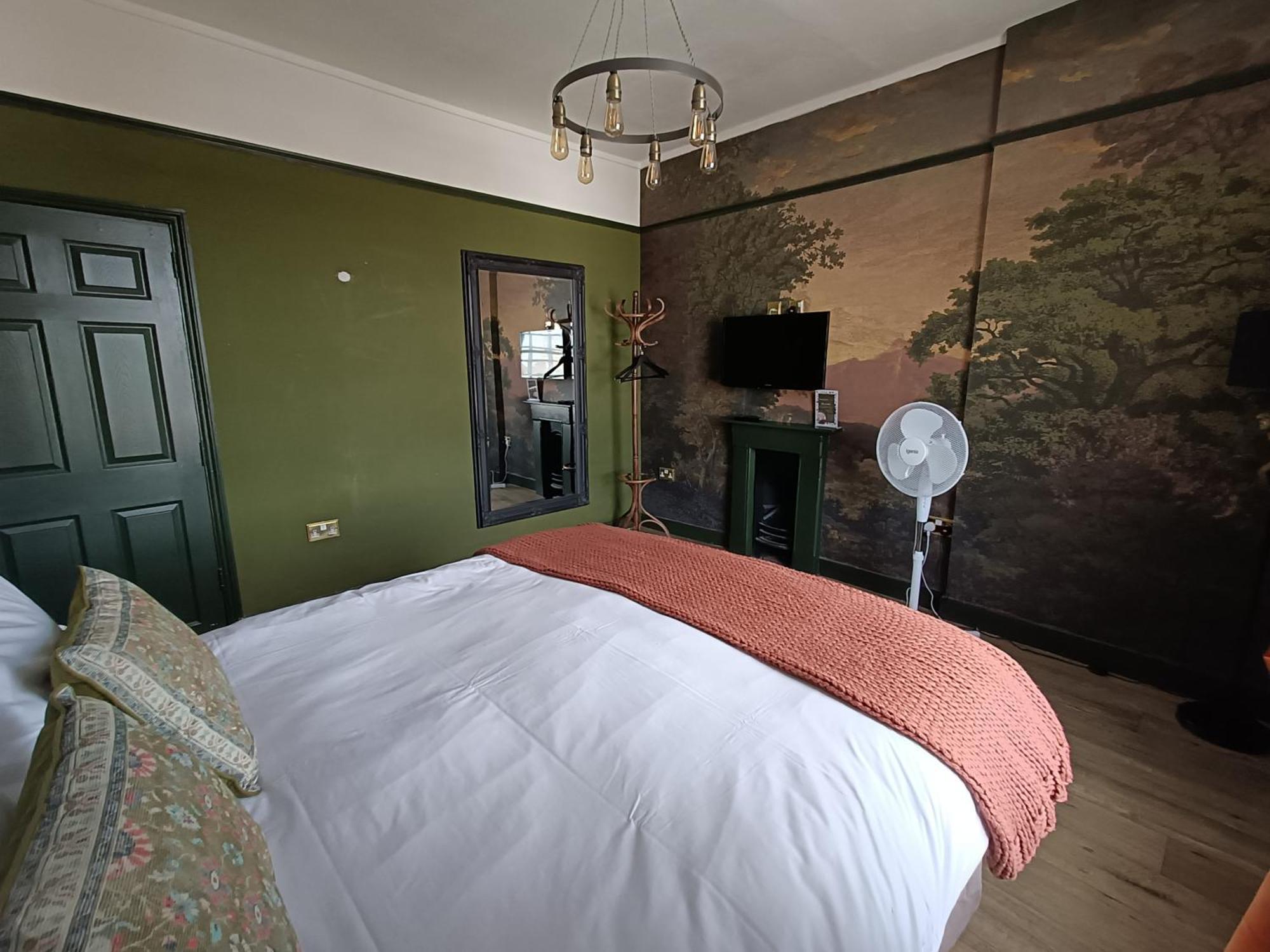 Rooms On The Prom Cheltenham Bagian luar foto