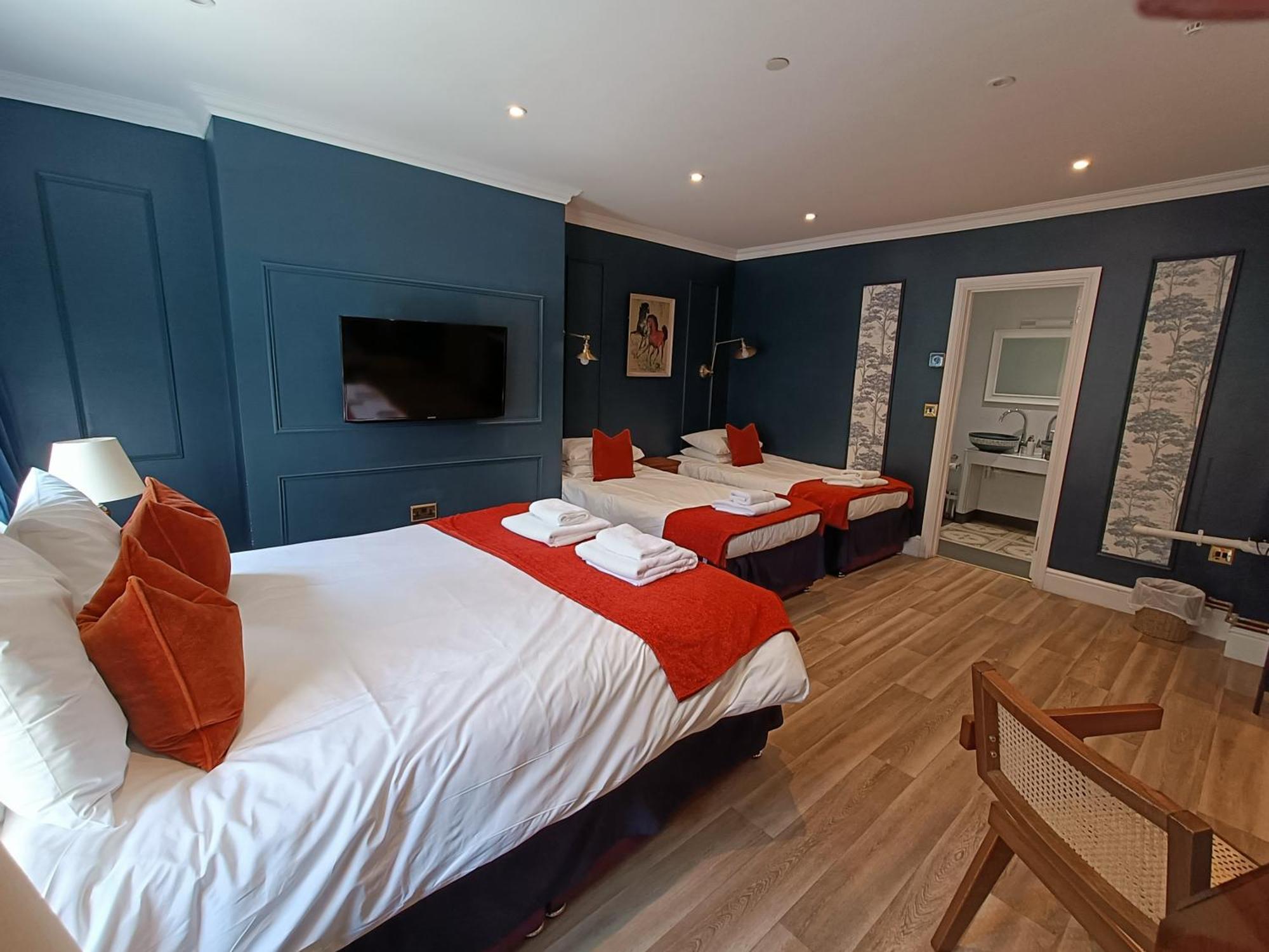 Rooms On The Prom Cheltenham Bagian luar foto