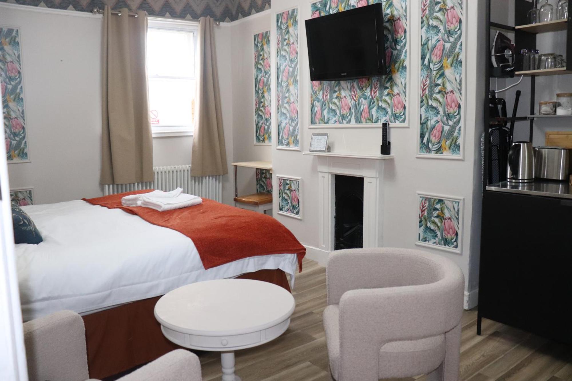Rooms On The Prom Cheltenham Bagian luar foto
