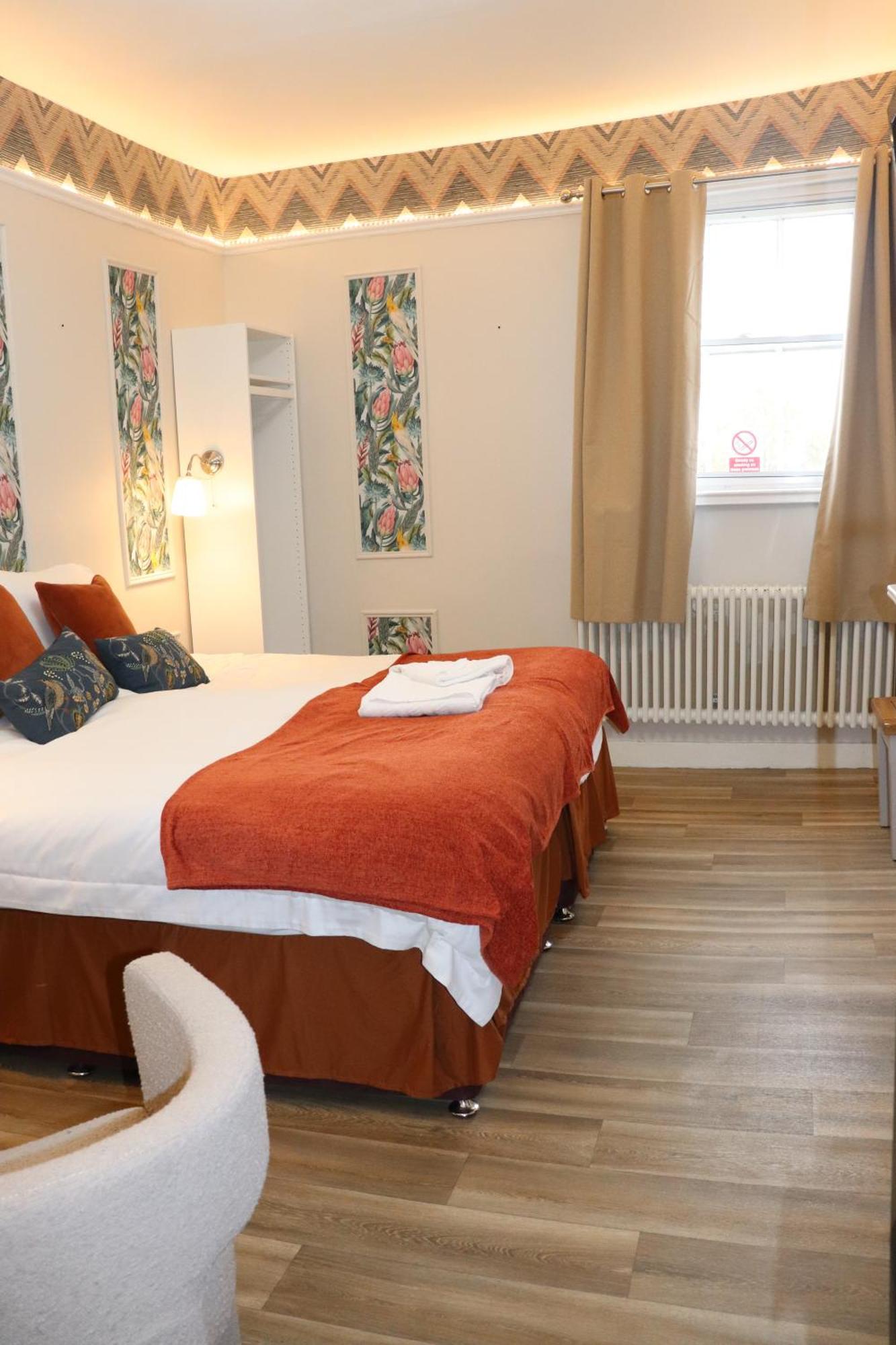 Rooms On The Prom Cheltenham Bagian luar foto