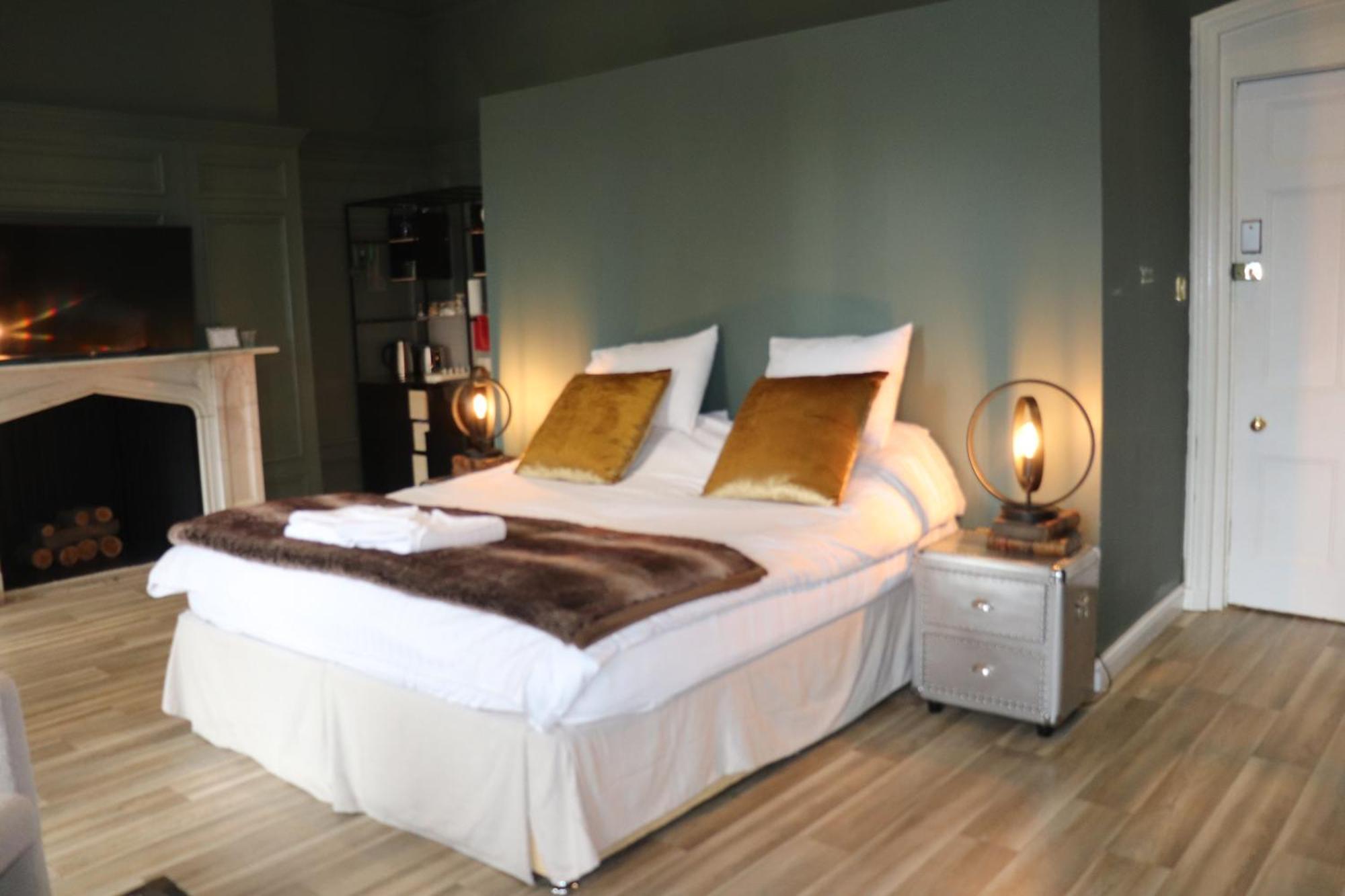 Rooms On The Prom Cheltenham Bagian luar foto