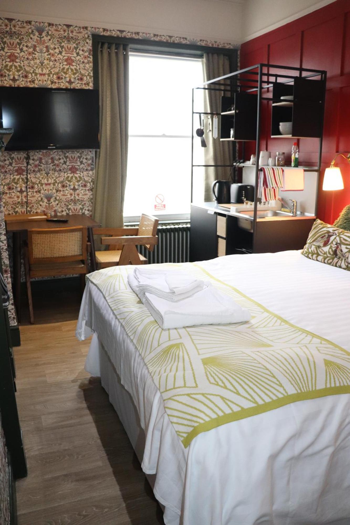 Rooms On The Prom Cheltenham Bagian luar foto