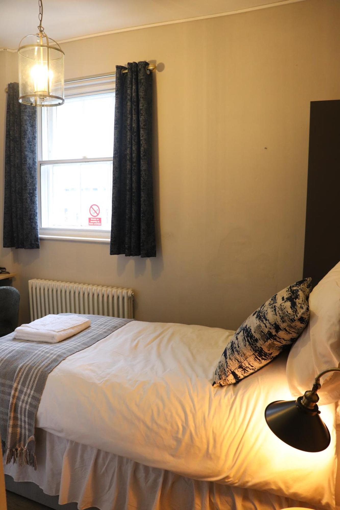 Rooms On The Prom Cheltenham Bagian luar foto
