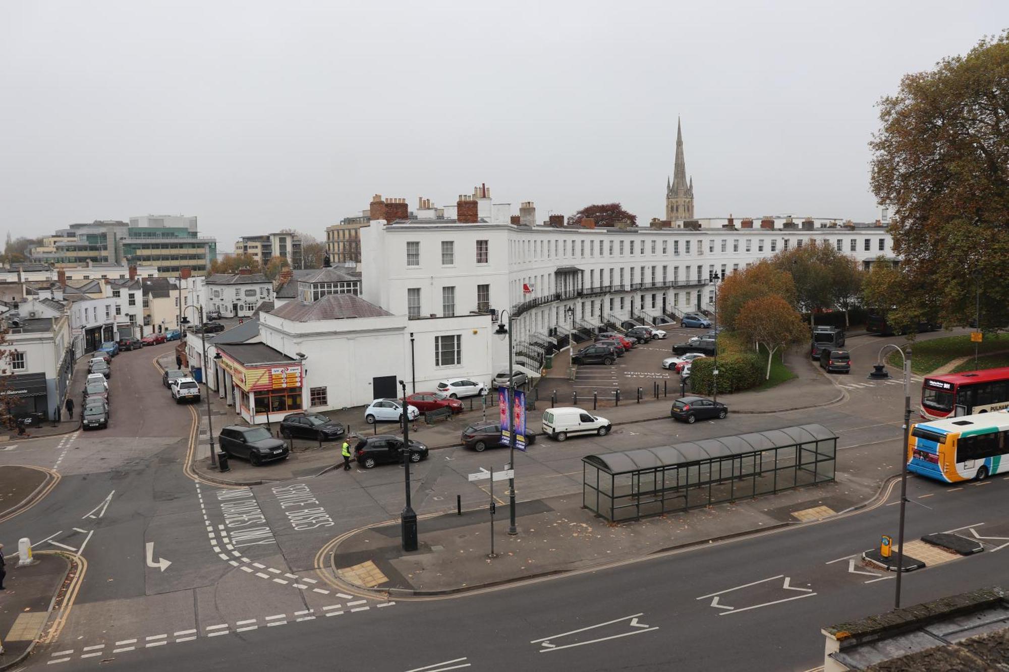 Rooms On The Prom Cheltenham Bagian luar foto