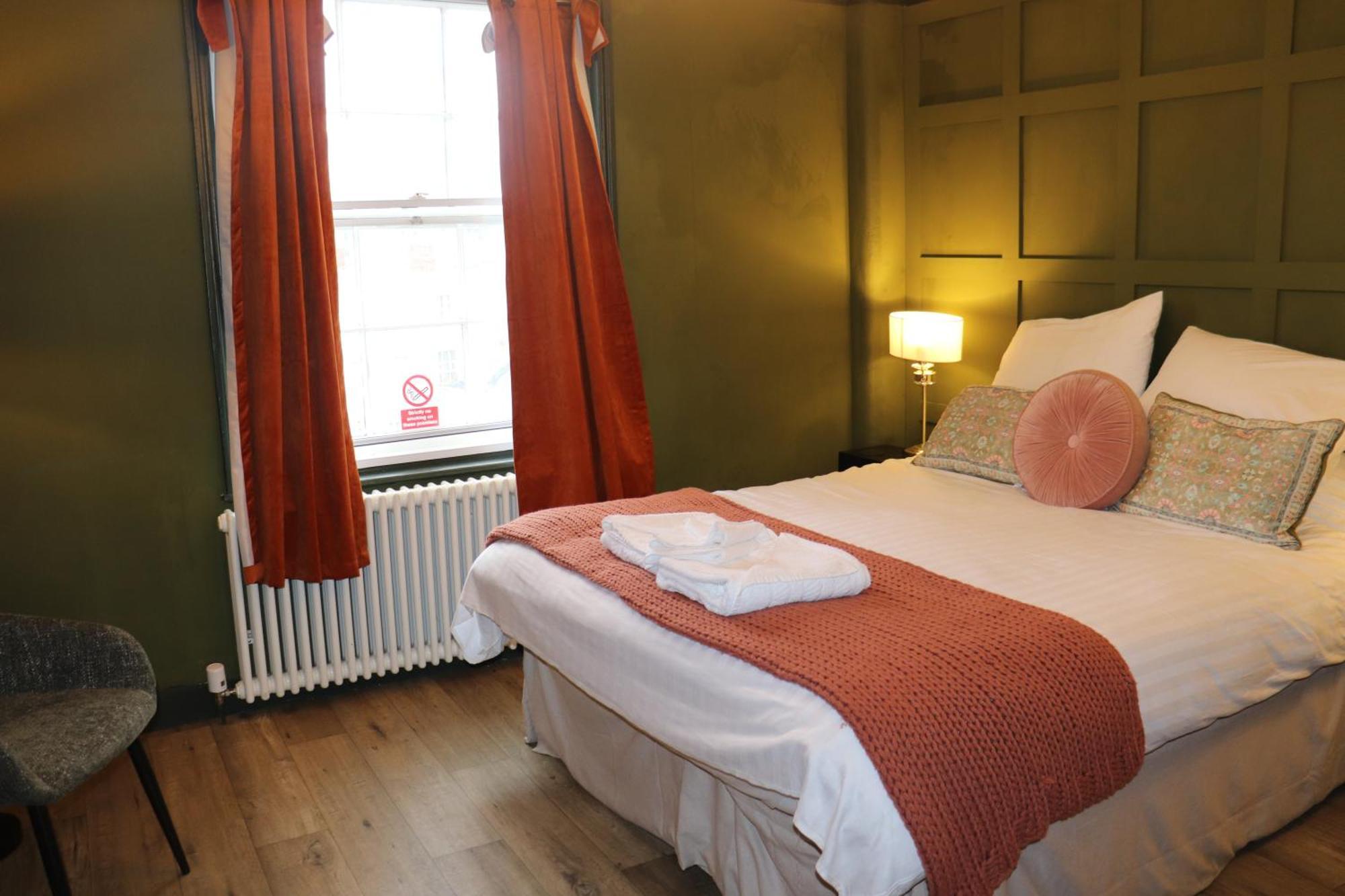 Rooms On The Prom Cheltenham Bagian luar foto