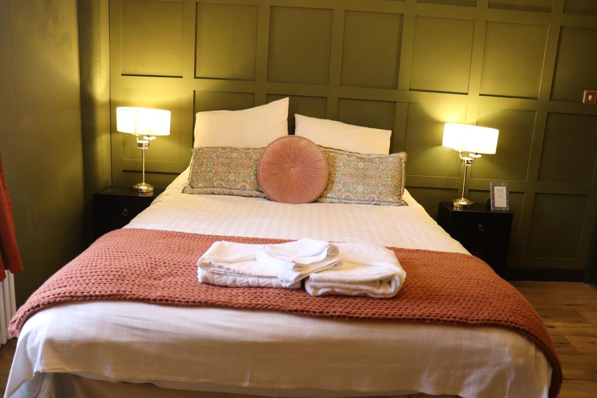Rooms On The Prom Cheltenham Bagian luar foto