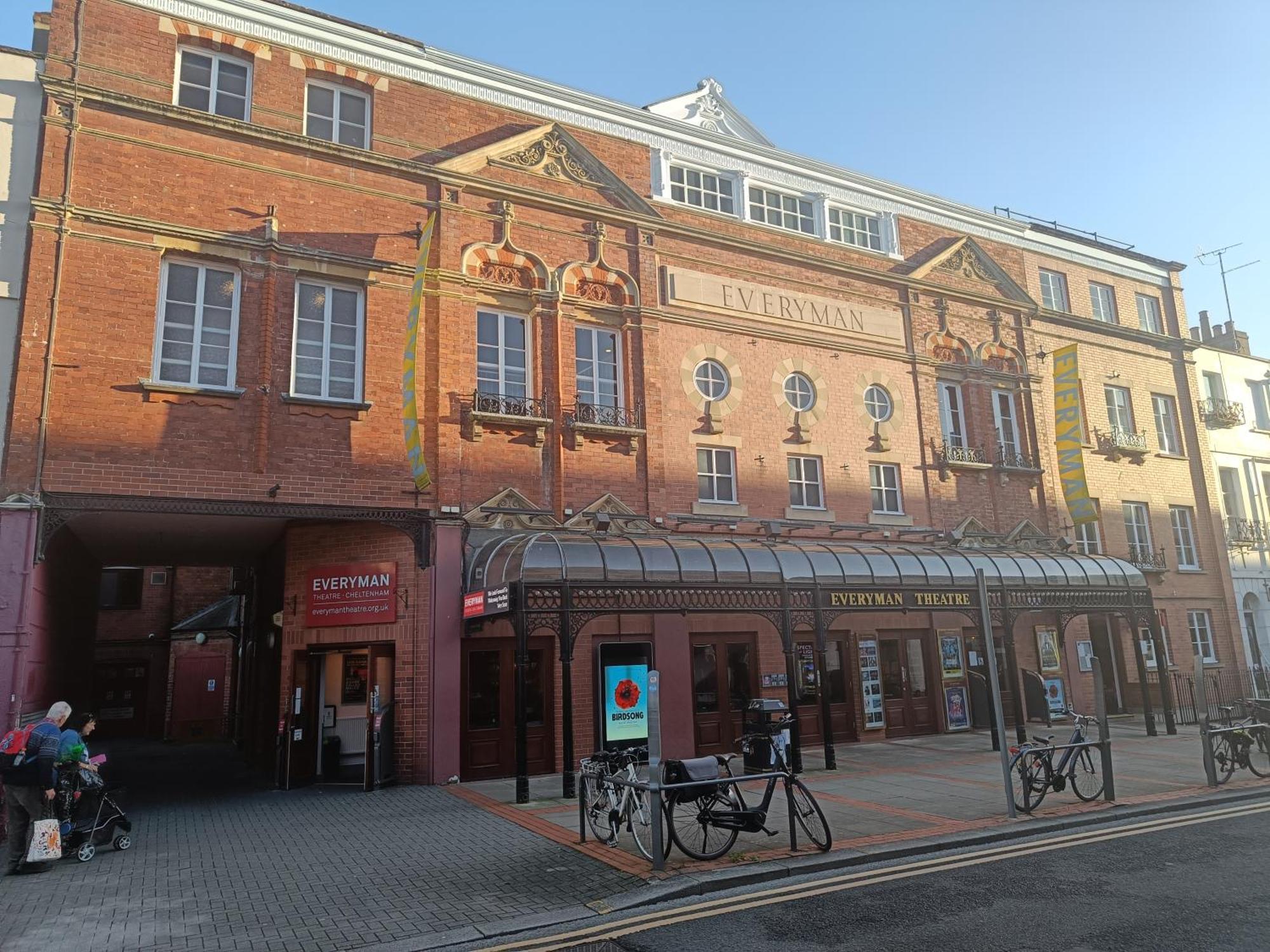 Rooms On The Prom Cheltenham Bagian luar foto