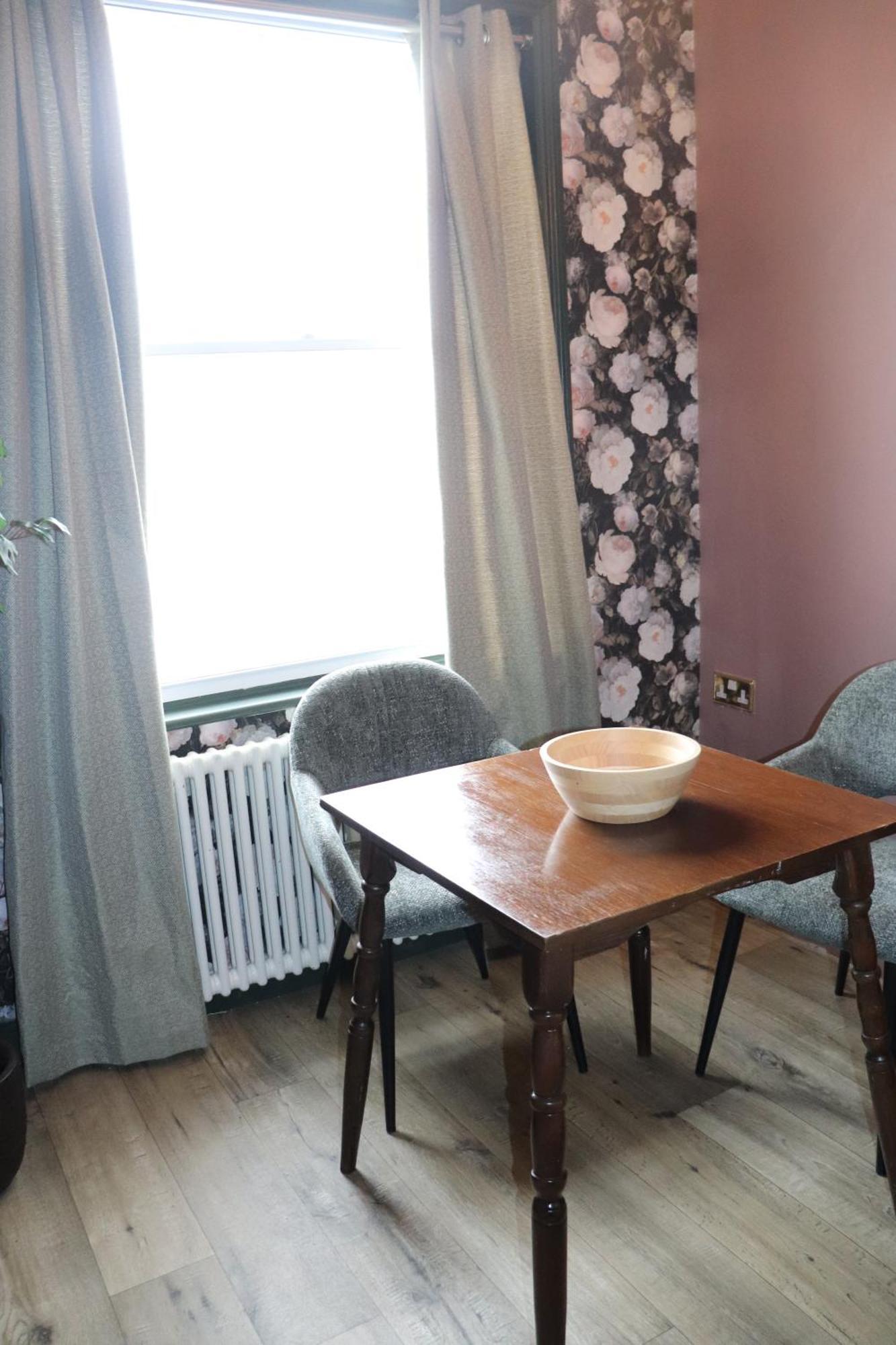 Rooms On The Prom Cheltenham Bagian luar foto