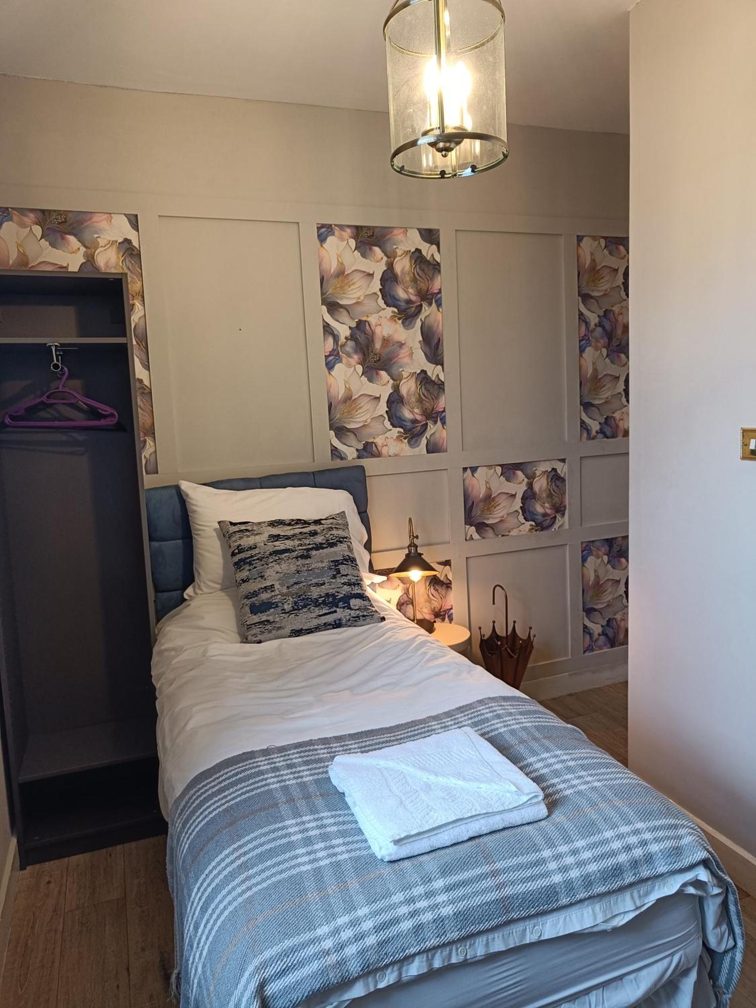 Rooms On The Prom Cheltenham Bagian luar foto