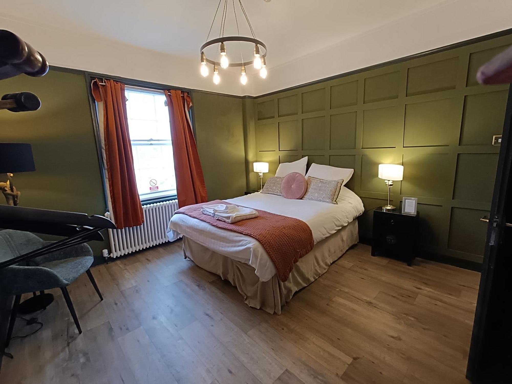 Rooms On The Prom Cheltenham Bagian luar foto