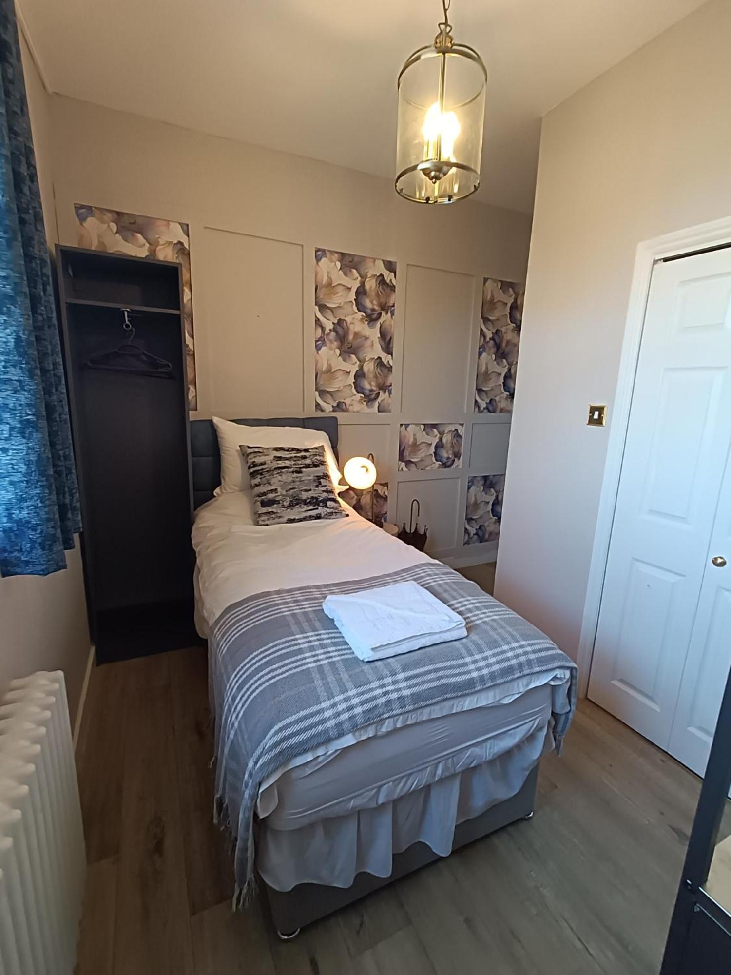 Rooms On The Prom Cheltenham Bagian luar foto